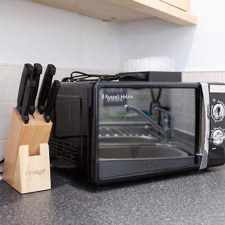 Serviced Apartment In Liverpool City Centre - Free Parking - Balcony - By Happy Days Esterno foto